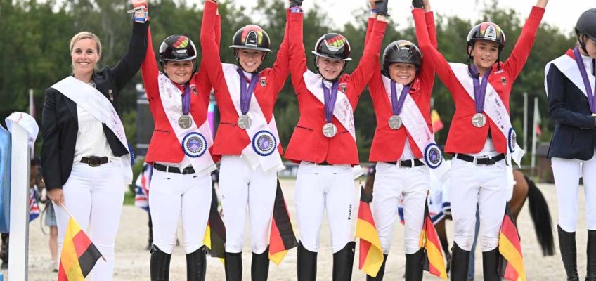 Opglabbeek: Silber fürs Pony-Springteam