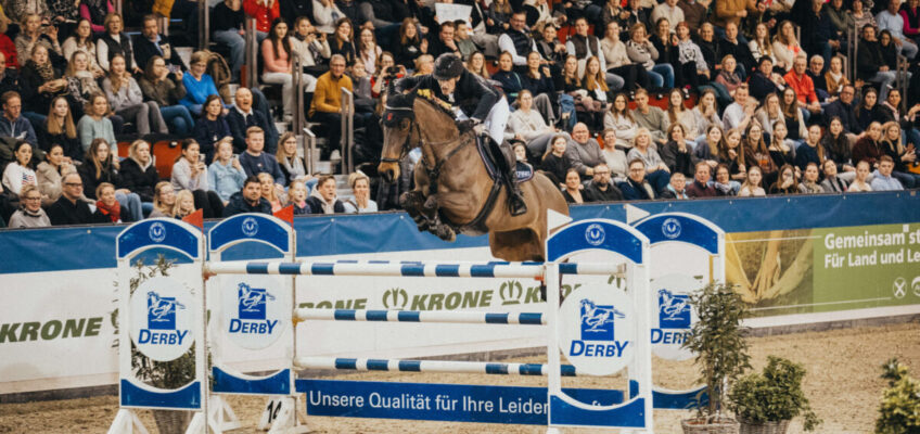 Hendrik Dowe fliegt mit Askala NRW zum Sieg im Großen Preis von Münster